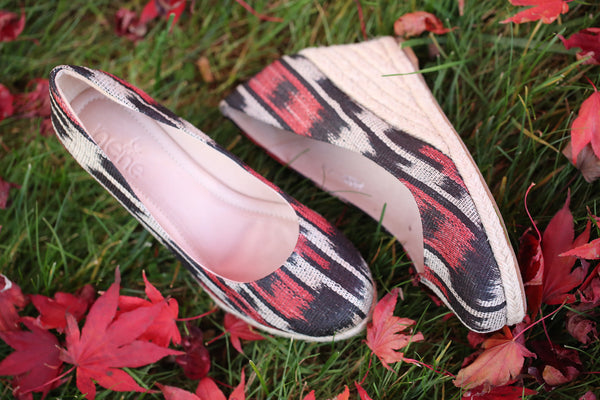 Carmen Wedge Raven/Red for Women